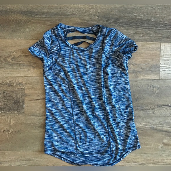 2 TALL Medium/Large Workout Tops - Picture 1 of 3